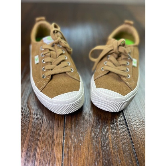 Cariuma OCA Low Suede Sneakers Camel Brown Size 5 - Picture 2 of 7